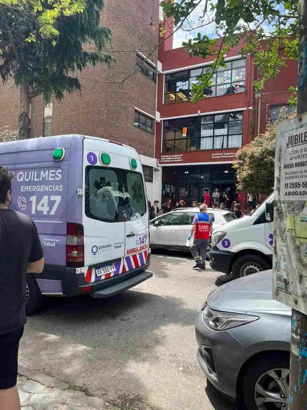 ALUMNOS HERIDOS EN UNA ESCUELA SECUNDARIA