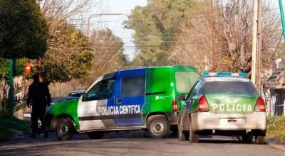 ES HALLADO MUERTO UN HOMBRE EN EL PATIO DE SU CASA