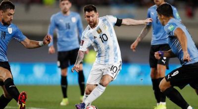 ARGENTINA PERDIO FRENTE A URUGUAY 2 A 0 EN LA BOMBONERA