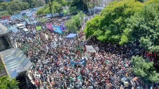 La CGT marcha a Tribunales en rechazo al DNU de Milei