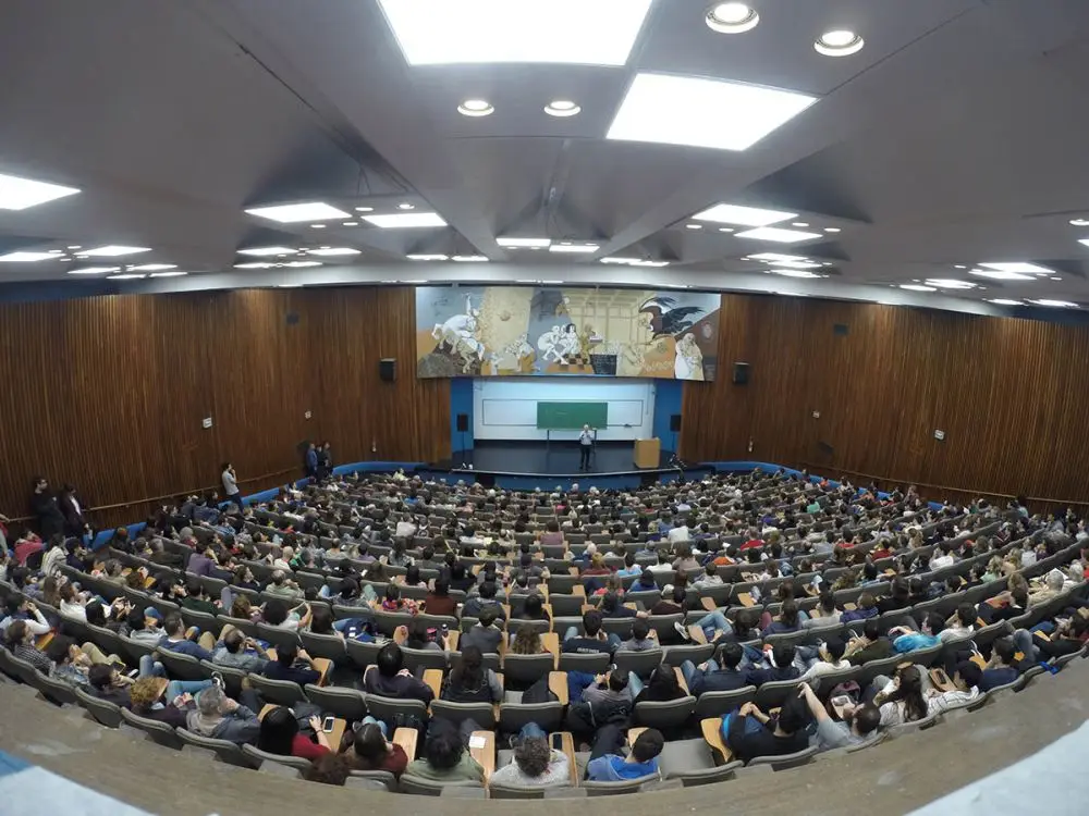 La Ley Ómnibus establece que los extranjeros deberán pagar en las universidades publicas     