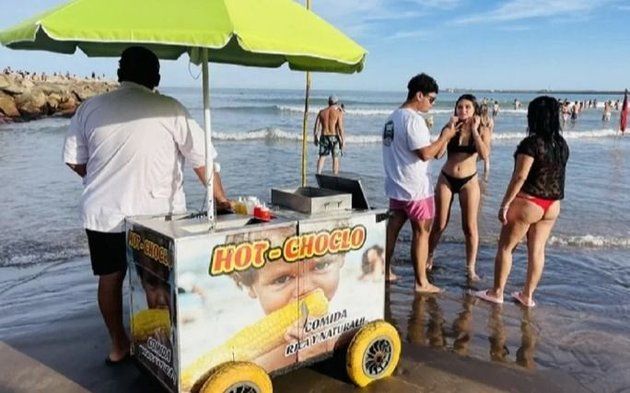 Mira cuanto te cuesta comer un choclo, un paty o tomar un licuado en las playas de Mar del Plata