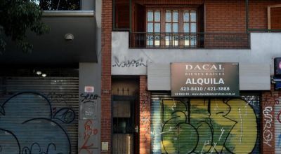 Parece una película de Spielberg: el drama para alquilar casa en La Plata