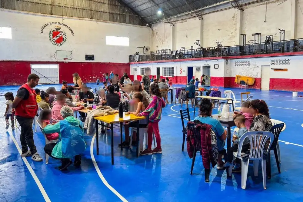 Todos los vecinos evacuados en La Plata por el temporal comienzan a volver a sus casas