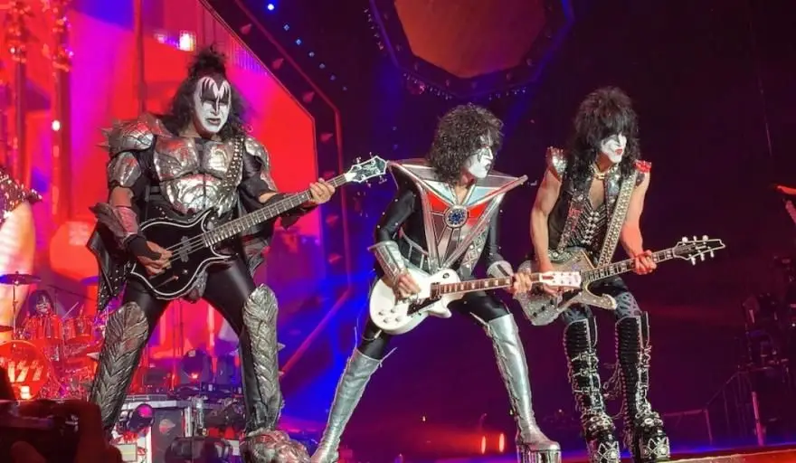 Kiss vendió todos sus derechos musicales y de imagen