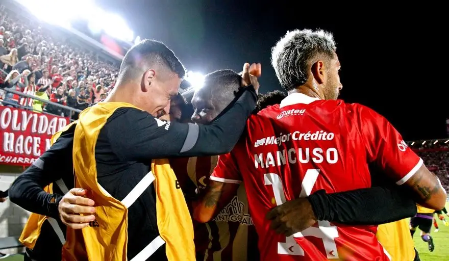 Estudiantes dió vuelta el partido y rompió un nuevo récord en la historia de la Libertadores