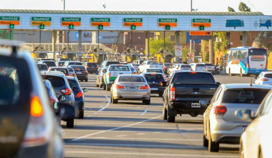 Los autos eléctricos no pagarán peajes en Ciudad por un año