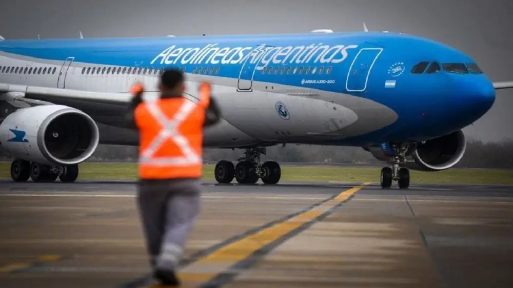 Aerolíneas Argentinas y los sindicatos firmaron un acuerdo y se termina el conflicto