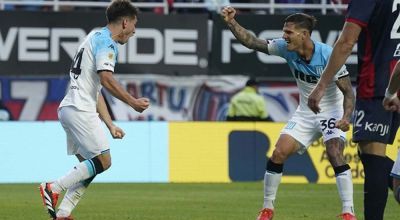 Con un doblete de Mura, Racing venció a San Lorenzo